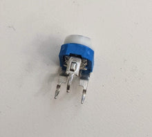 Load image into Gallery viewer, Pack of 10 - Choose 100 Ω to 2M Ω ohm RM065 Trimpot Potentiometer - 13 VALUES to choose from-Mr Circuit
