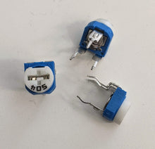 Load image into Gallery viewer, Pack of 10 - Choose 100 Ω to 2M Ω ohm RM065 Trimpot Potentiometer - 13 VALUES to choose from-Mr Circuit
