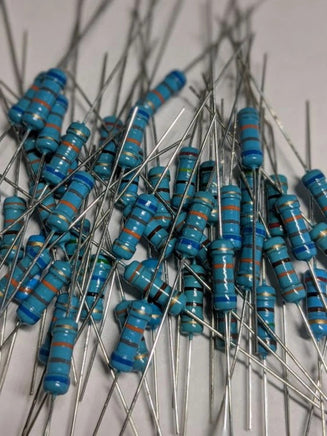 Blue Carbon Film Resistor 15 Ohm 1/2W ±5%